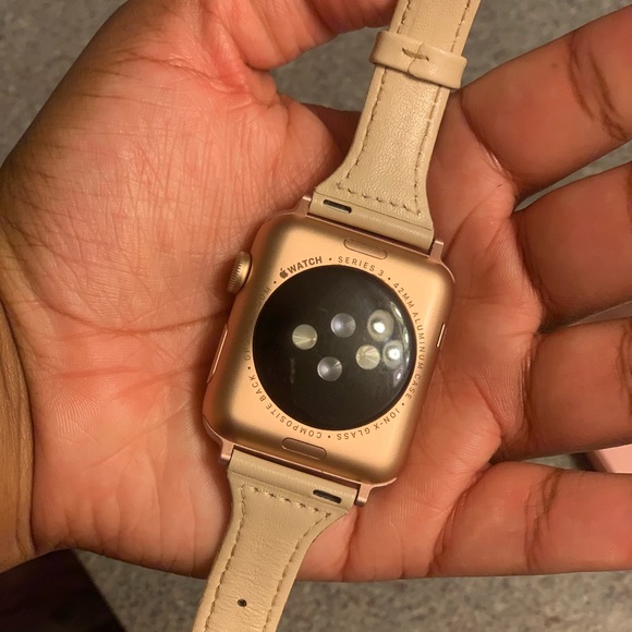 Apple Watch Series 3 42mm - Picture 2 of 6